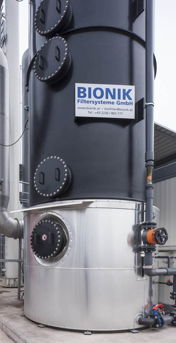 Biofiltro percolador para el tratamiento biológica del aire residual de una planta de producción de alimentos en Enns, Baja Austria
